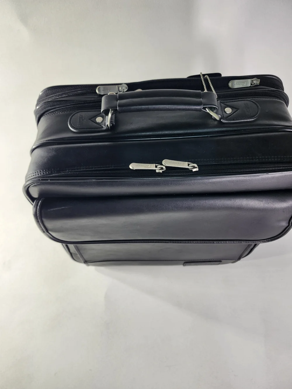 Air Targus Men's Black Leather Briefcase - Classic Professional Carry